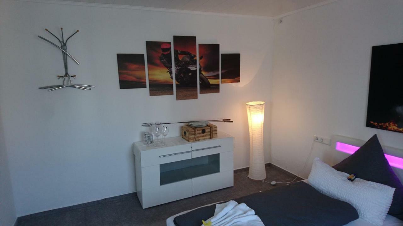 Moderne Wohnung ラドルフツェル・アム・ボーデンゼー エクステリア 写真